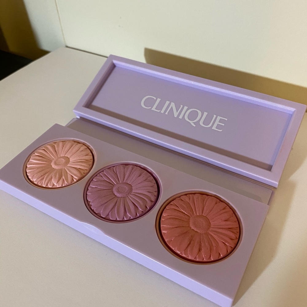 Clinique check pop palette blush&Becca eye shadow